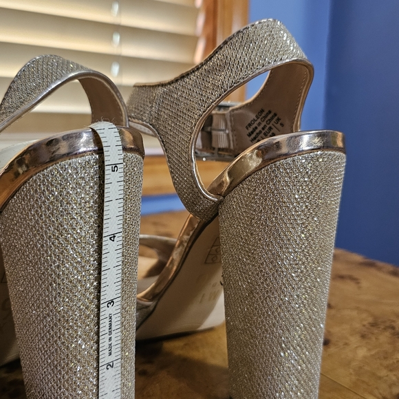 Mix no. 6,  7.5 gold glitter high heels - Picture 3 of 6